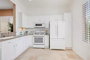 10364 Lakeshore Dr, Apple Valley, CA 92308 - Photo 19