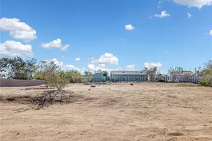 18063 Catalpa St, Hesperia, CA 92345 - Photo 29