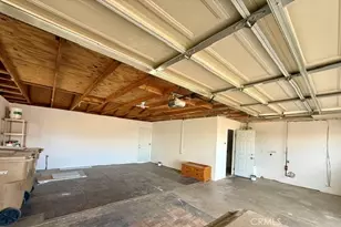 18063 Catalpa St, Hesperia, CA 92345 - Photo 35