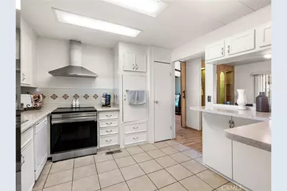 13393 Mariposa Rd Space 196, Victorville, CA 92395 - Photo 23