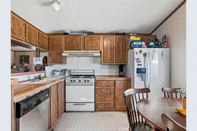 39626 E End Road, Lucerne Valley, CA 92356 - Photo 13