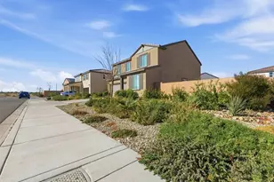 12338 Pinos Verde, Victorville, CA 92392 - Photo 11