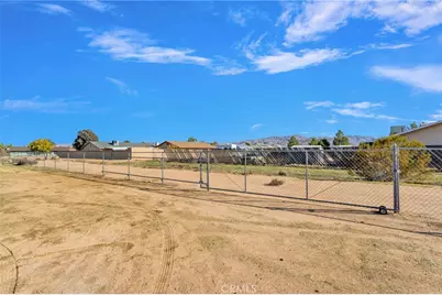 22186 Pahute, Apple Valley, CA 92308 - Photo 31