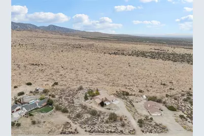 10160 Pineview Road, Pinon Hills, CA 92372 - Photo 41