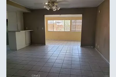 2065 Barcelona, Barstow, CA 92311 - Photo 5