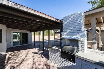 10731 Anaconda Avenue, Oak Hills, CA 92344 - Photo 39