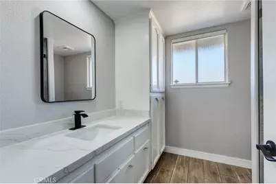 10731 Anaconda Avenue, Oak Hills, CA 92344 - Photo 29
