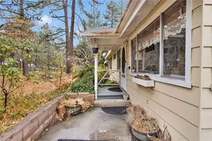 2046 Thrush, Wrightwood, CA 92397 - Photo 11