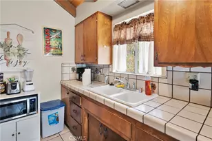 2046 Thrush, Wrightwood, CA 92397 - Photo 19