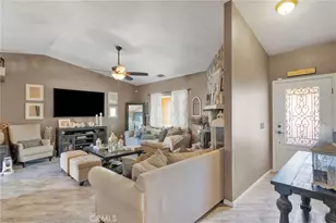 10834 Mono, Victorville, CA 92392 - Photo 5