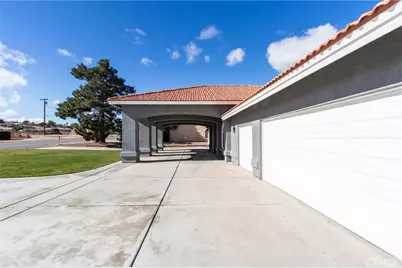 18724 Danbury, Hesperia, CA 92345 - Photo 7