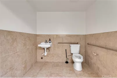 943 W Holt Boulevard, Ontario, CA 91762 - Photo 29