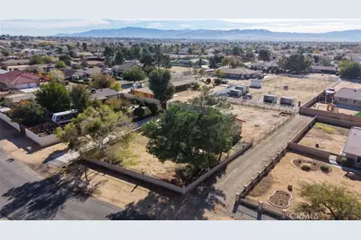 18891 Shoshonee Road, Apple Valley, CA 92307 - Photo 33