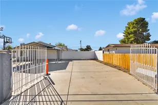 14625 Coalinga, Victorville, CA 92392 - Photo 3