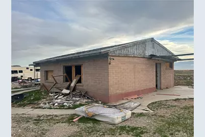 33321 Desert, Lucerne Valley, CA 92356 - Photo 5