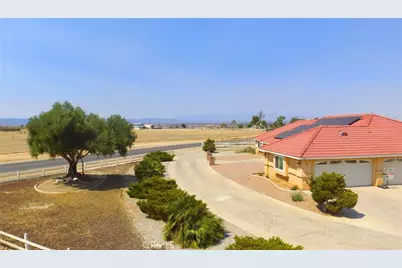 9322 Candlelight Street, Apple Valley, CA 92308 - Photo 7