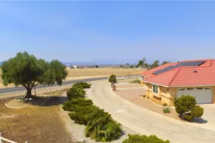 9322 Candlelight St, Apple Valley, CA 92308 - Photo 7