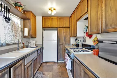 11121 Oakwood, Hesperia, CA 92345 - Photo 11