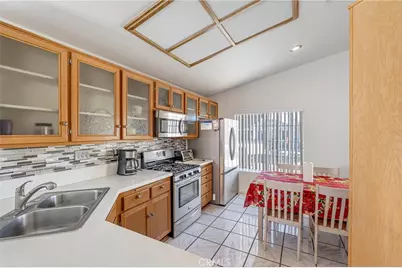 12709 Gaines, Victorville, CA 92392 - Photo 7