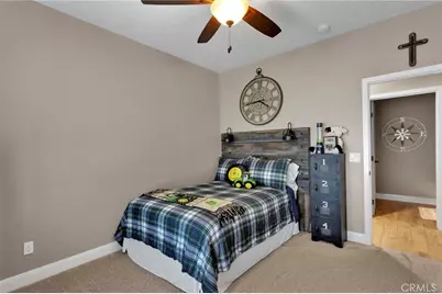 9817 Silver Palm, Oak Hills, CA 92344 - Photo 25