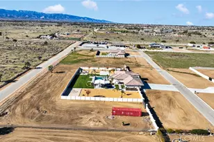 9817 Silver Palm, Oak Hills, CA 92344 - Photo 71