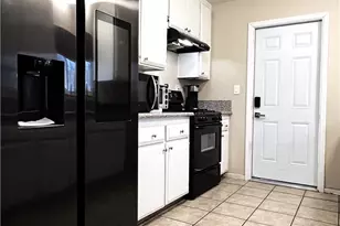 11574 Shangri La, Hesperia, CA 92345 - Photo 3