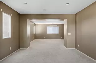 13802 Goldfinch Ct, Victorville, CA 92394 - Photo 35