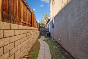 13802 Goldfinch Ct, Victorville, CA 92394 - Photo 43