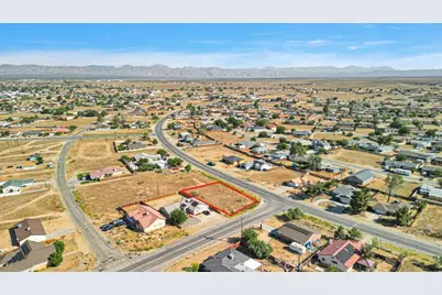 20525 Airway Boulevard, California City, CA 93505 - Photo 1