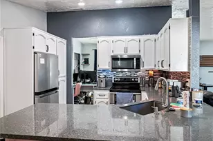 13826 Wawona, Apple Valley, CA 92307 - Photo 7