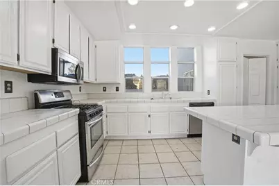 20592 Mockingbird Avenue, Apple Valley, CA 92308 - Photo 15