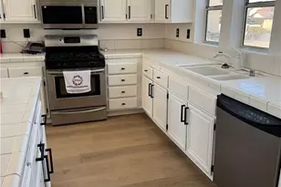 20592 Mockingbird Ave, Apple Valley, CA 92308 - Photo 11