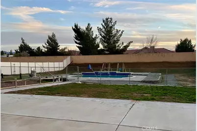 20592 Mockingbird Avenue, Apple Valley, CA 92308 - Photo 3
