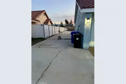 20592 Mockingbird Avenue, Apple Valley, CA 92308 - Photo 13