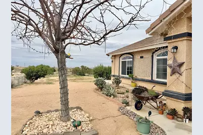 7915 Outpost Road, Oak Hills, CA 92344 - Photo 29