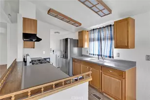 16473 Green Tree Blvd, Victorville, CA 92395 - Photo 11