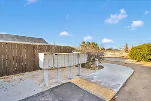 16473 Green Tree Blvd, Victorville, CA 92395 - Photo 25