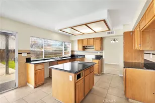 12734 Trotters Ln, Victorville, CA 92392 - Photo 19