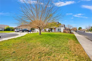 12734 Trotters Ln, Victorville, CA 92392 - Photo 5