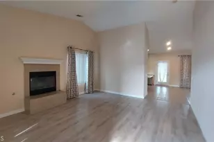 16124 Holly Ridge Ct, Victorville, CA 92395 - Photo 5