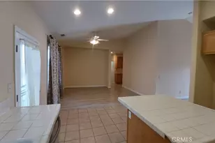 16124 Holly Ridge Ct, Victorville, CA 92395 - Photo 9