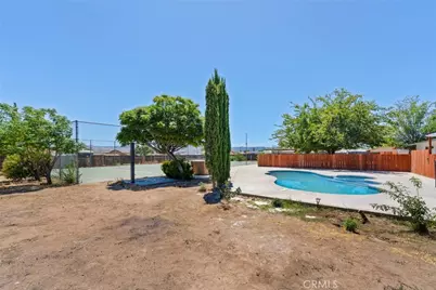 8263 3rd, Hesperia, CA 92345 - Photo 35