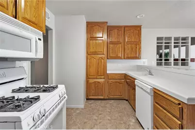 16257 Avalon, Victorville, CA 92395 - Photo 15