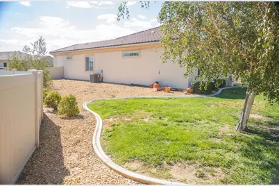 10939 Rockaway Glen Road, Apple Valley, CA 92308 - Photo 17