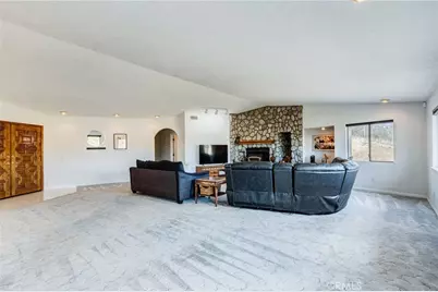 8384 Highland Court, Oak Hills, CA 92344 - Photo 21