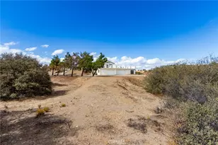 8384 Highland Ct, Oak Hills, CA 92344 - Photo 69