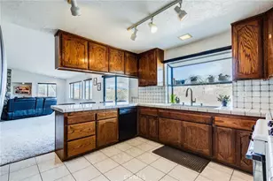 8384 Highland Ct, Oak Hills, CA 92344 - Photo 27