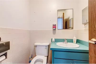 715 N Mountain Avenue N #200, Upland, CA 91786 - Photo 17