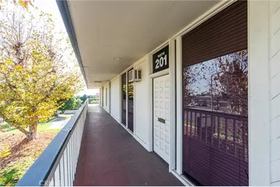 715 N Mountain Avenue #201, Upland, CA 91786 - Photo 5