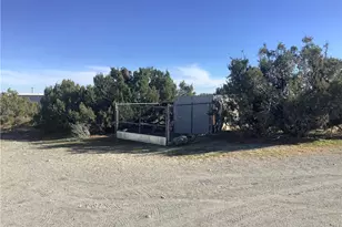 2830 Phelan Rd, Phelan, CA 92371 - Photo 15